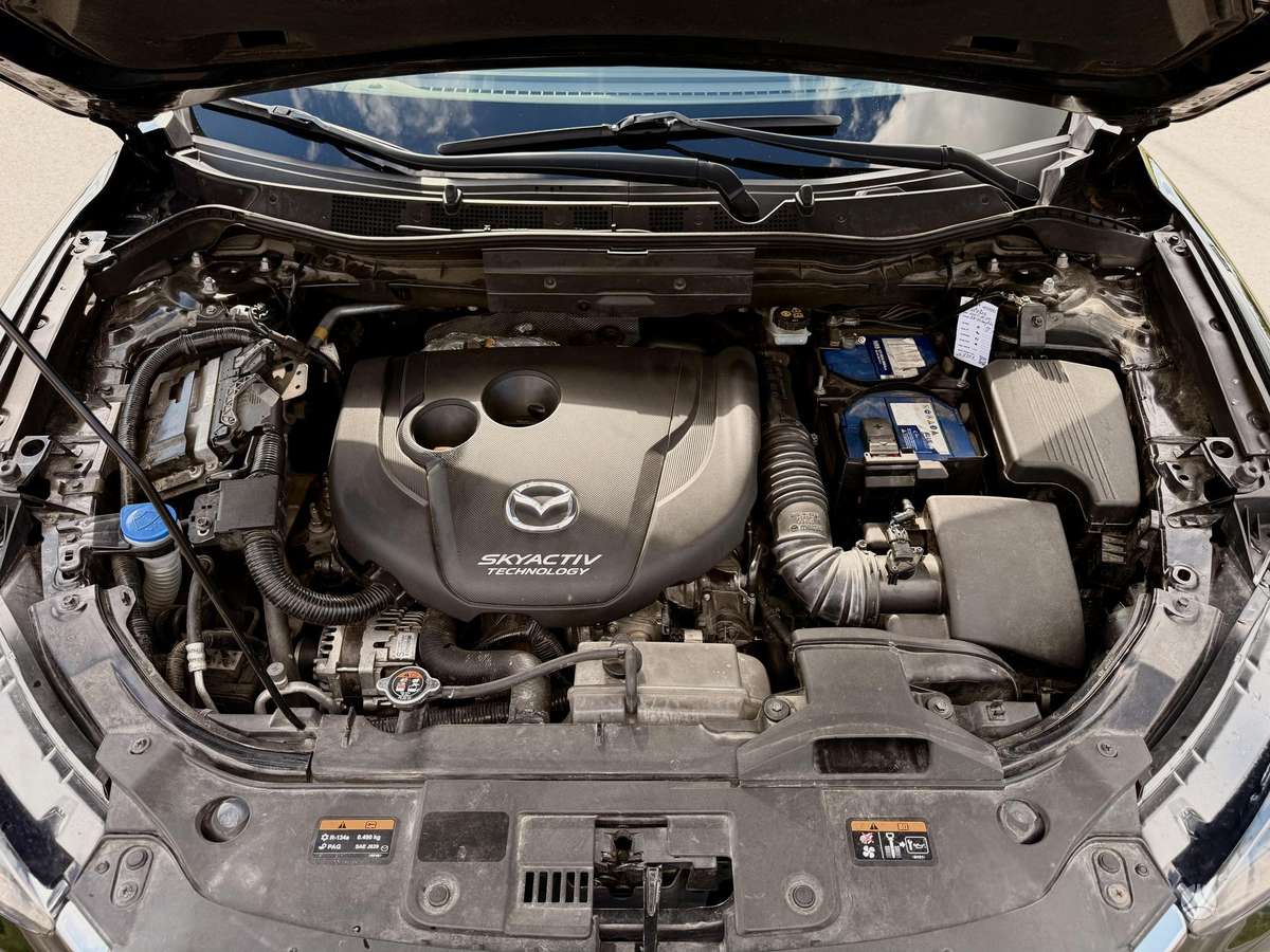 Mazda CX-5, 2.2 l., off-road / crossover