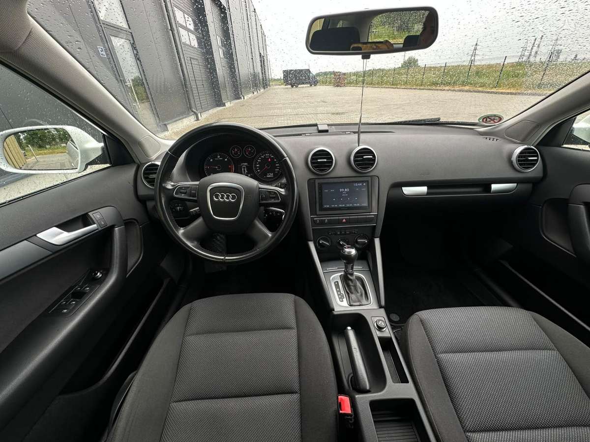 Audi A3, 1.6 l., Хэтчбек