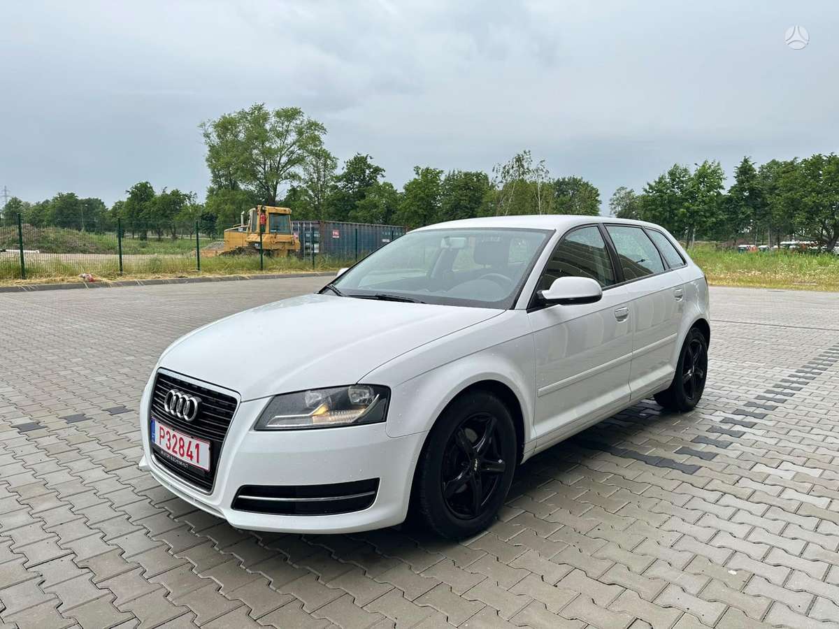Audi A3, 1.6 l., hatchback