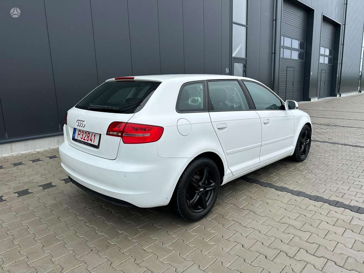 Audi A3, 1.6 l., Хэтчбек