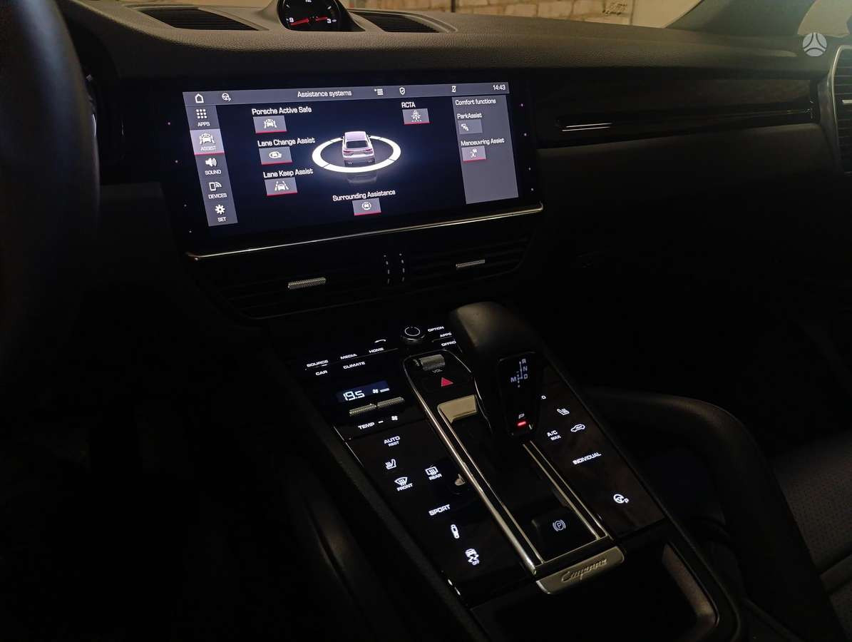 Porsche Cayenne - 12