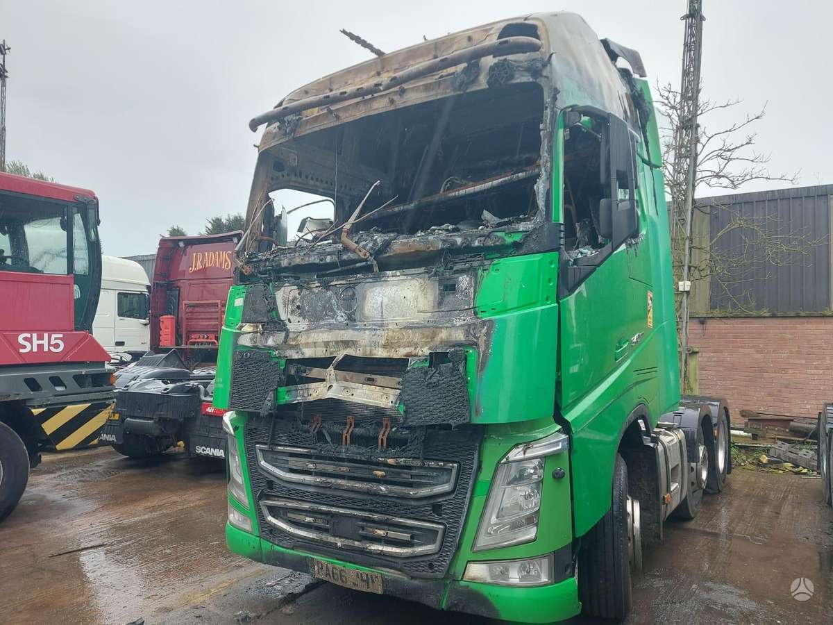 Volvo FH540, double sleeper