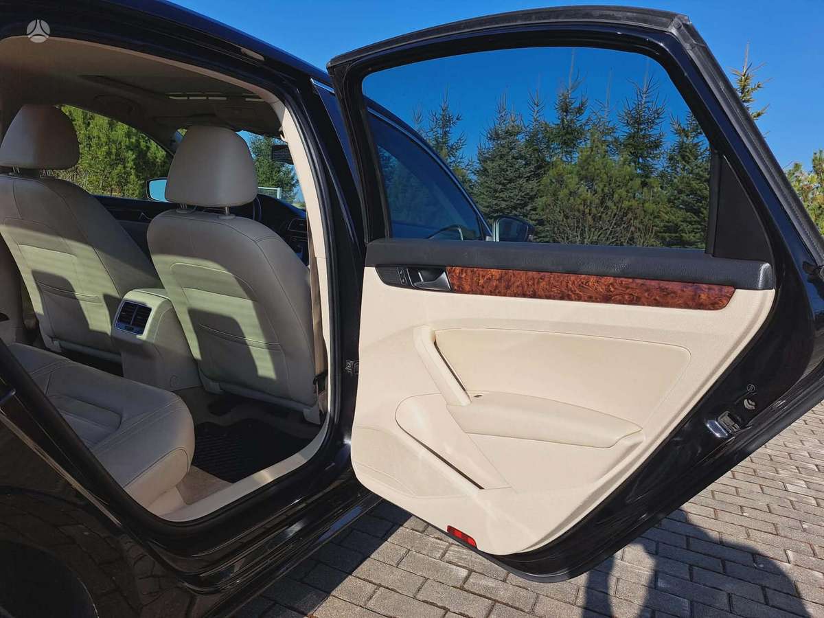 Volkswagen Passat - 11