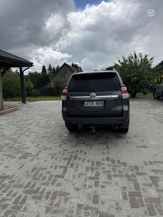 Toyota Land Cruiser - 3