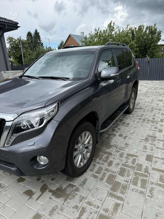 Toyota Land Cruiser - 4