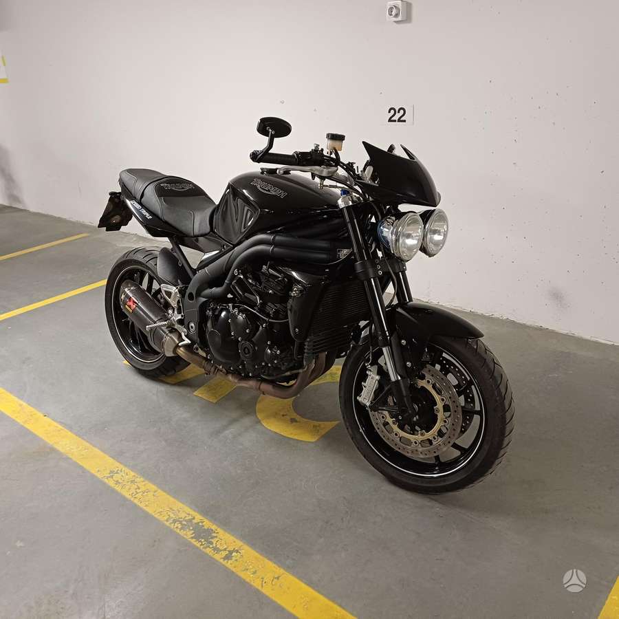 Triumph Speed Triple 1050cc, street / classic