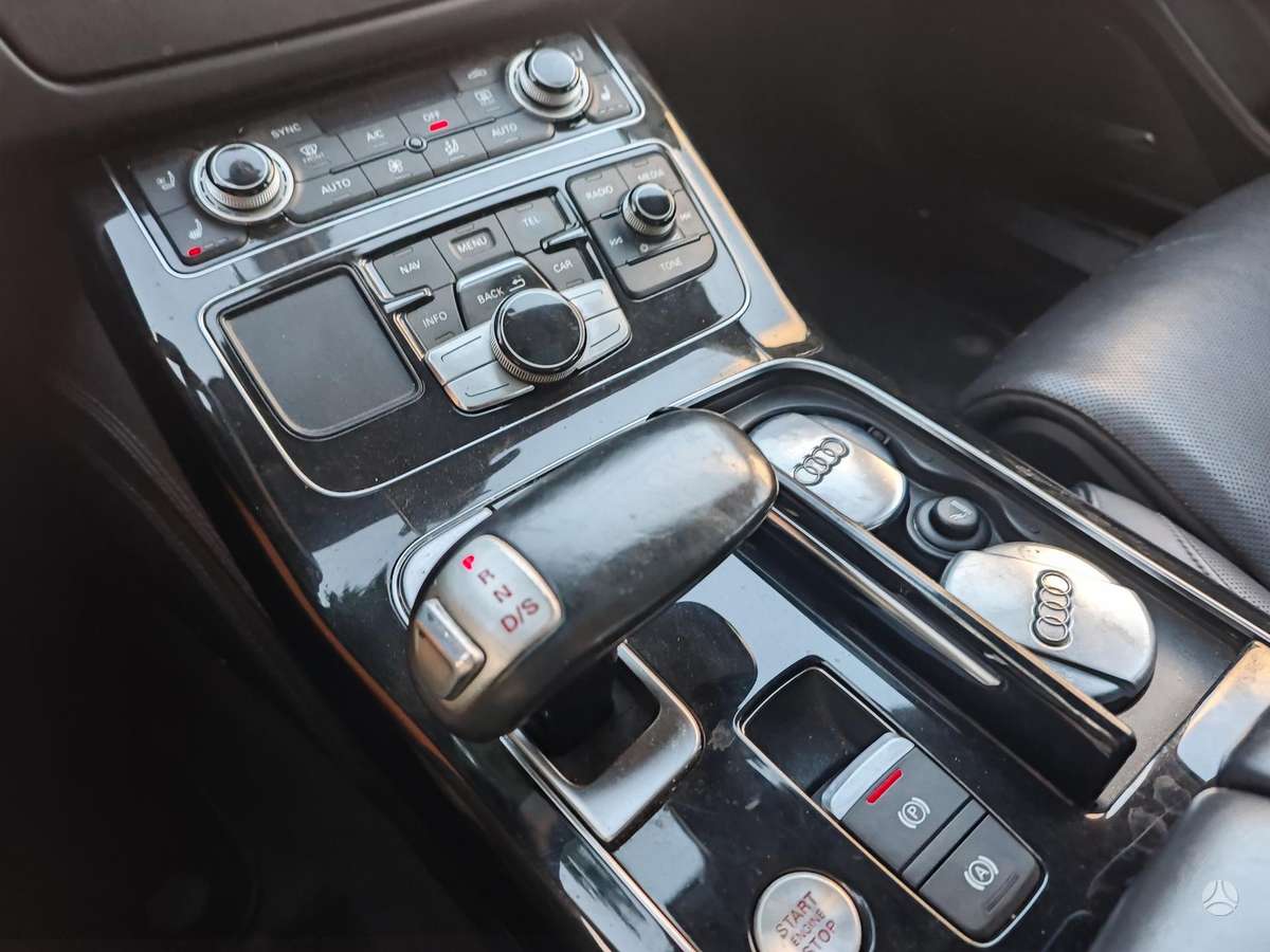Audi A8, 3.0 l., Седан