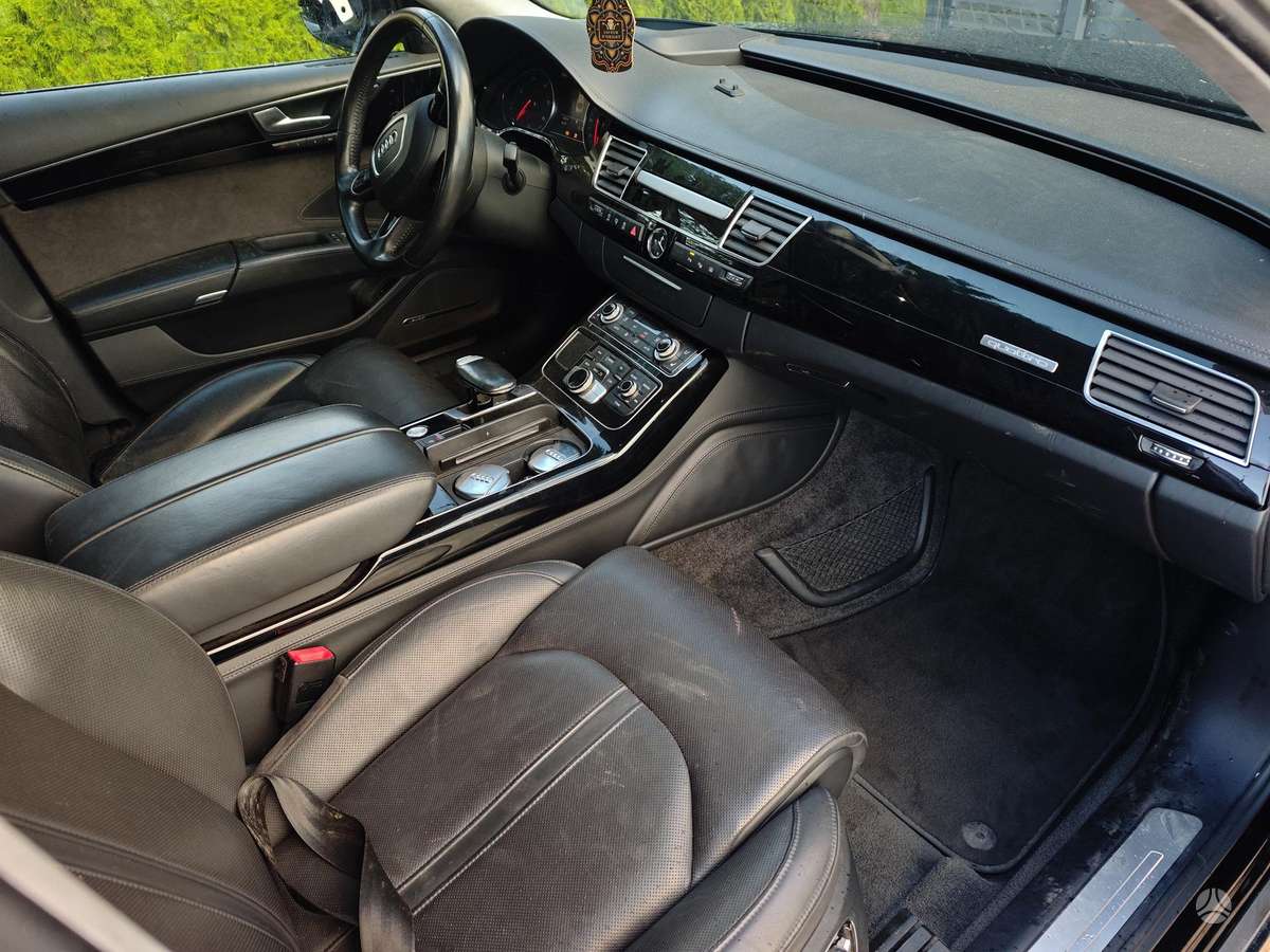Audi A8, 3.0 l., Седан