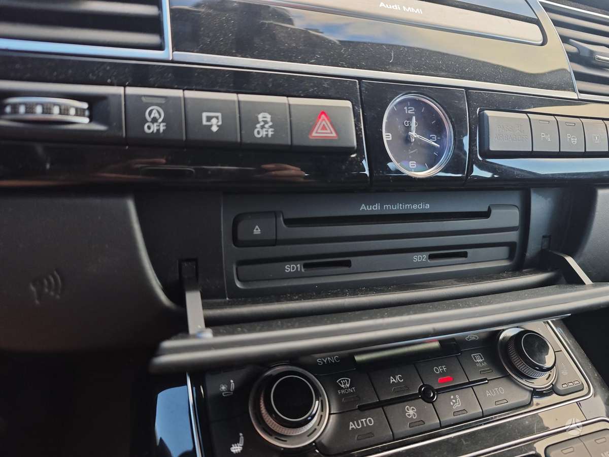 Audi A8, 3.0 l., Седан