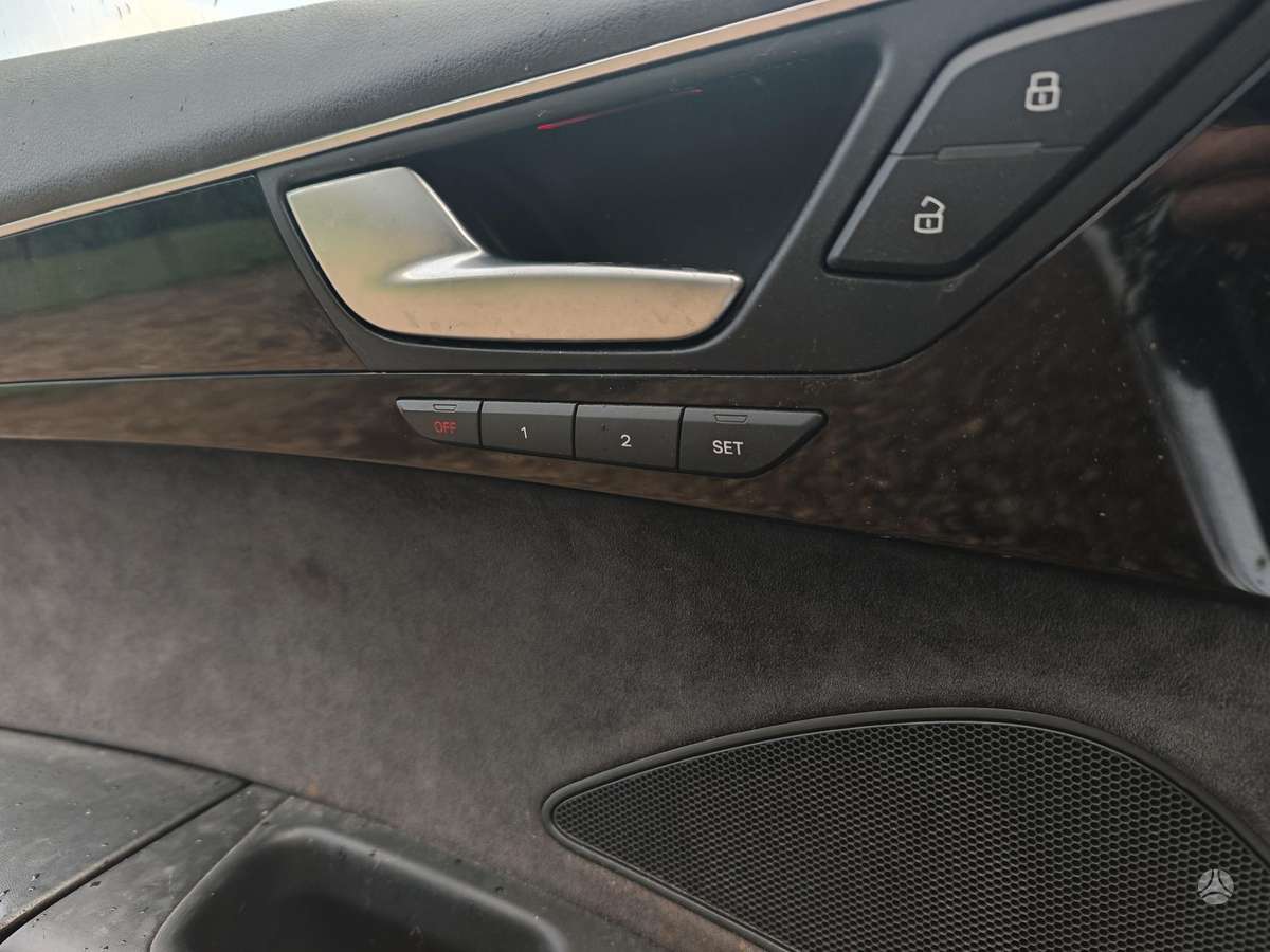 Audi A8, 3.0 l., Седан