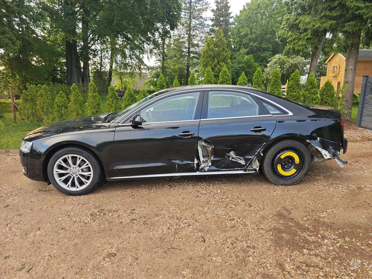 Audi A8, 3.0 l., Седан