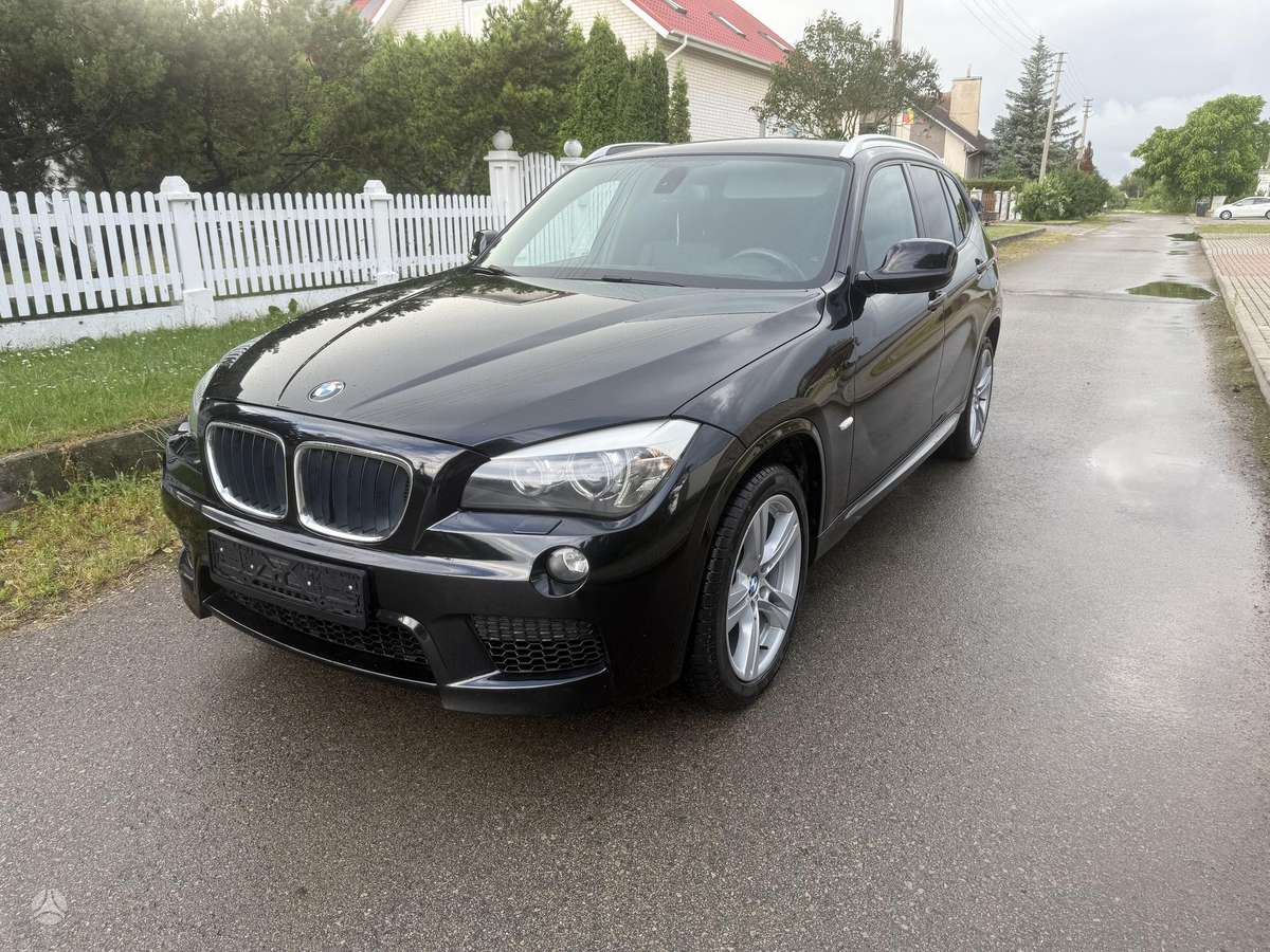 BMW X1, 2.0 l., Внедорожник / Кроссовер