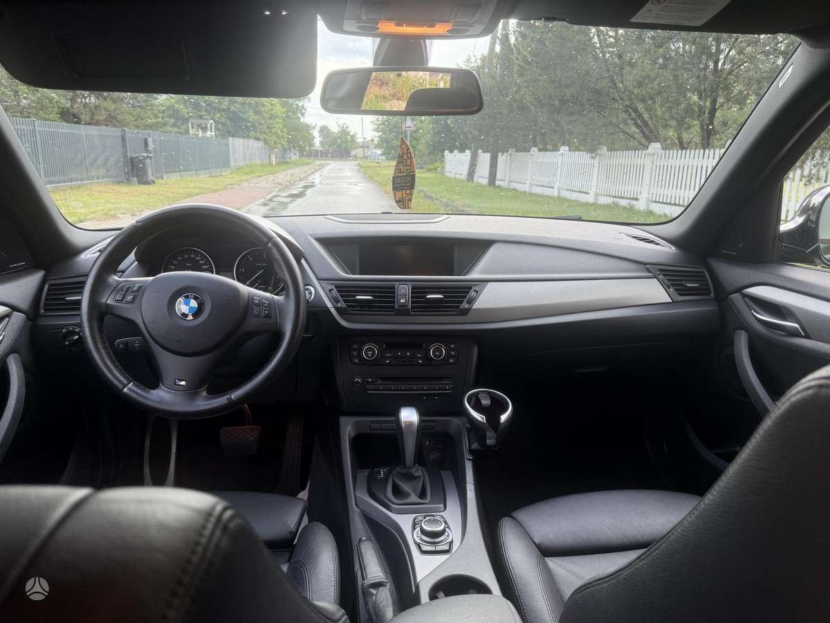 BMW X1, 2.0 l., Внедорожник / Кроссовер