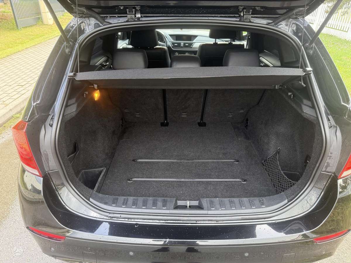 BMW X1, 2.0 l., Внедорожник / Кроссовер
