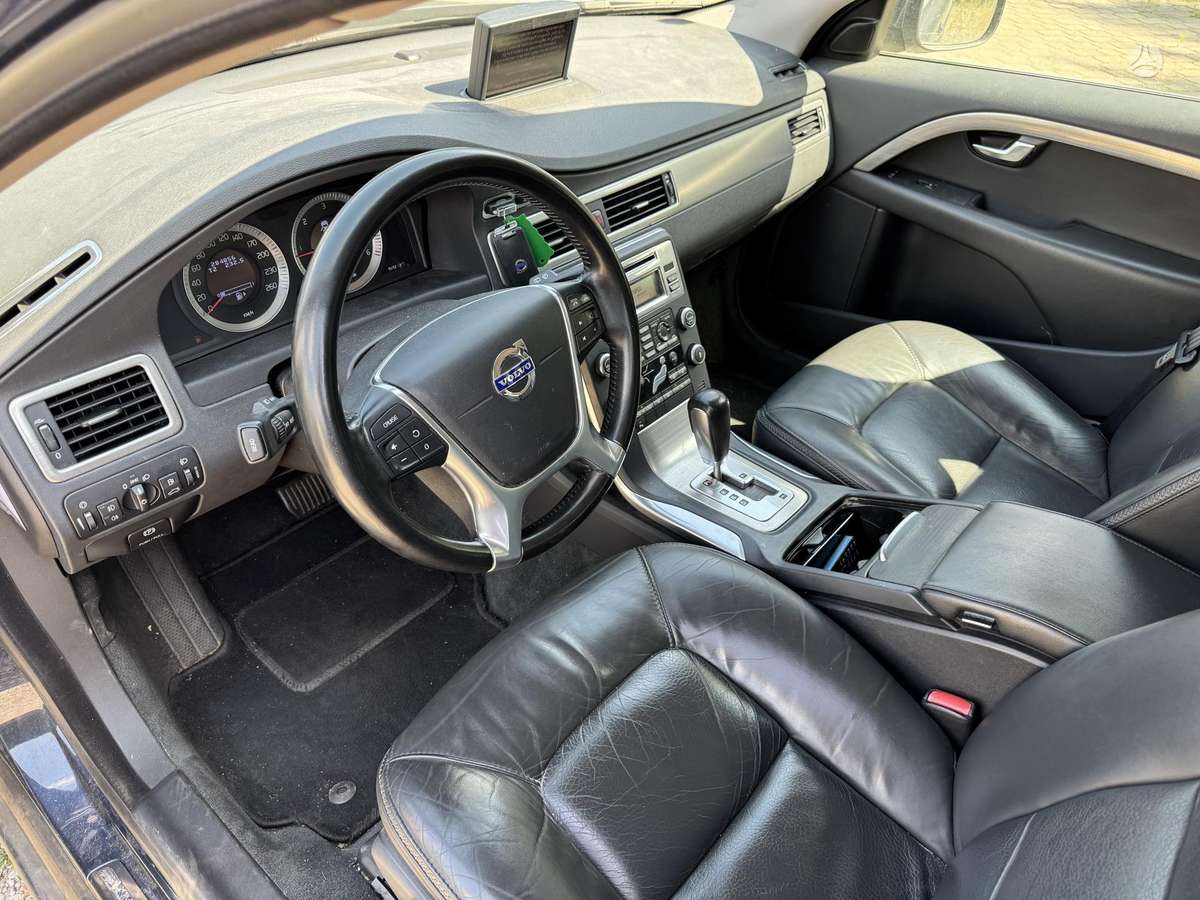 Volvo XC70, 2.0 l., Универсал