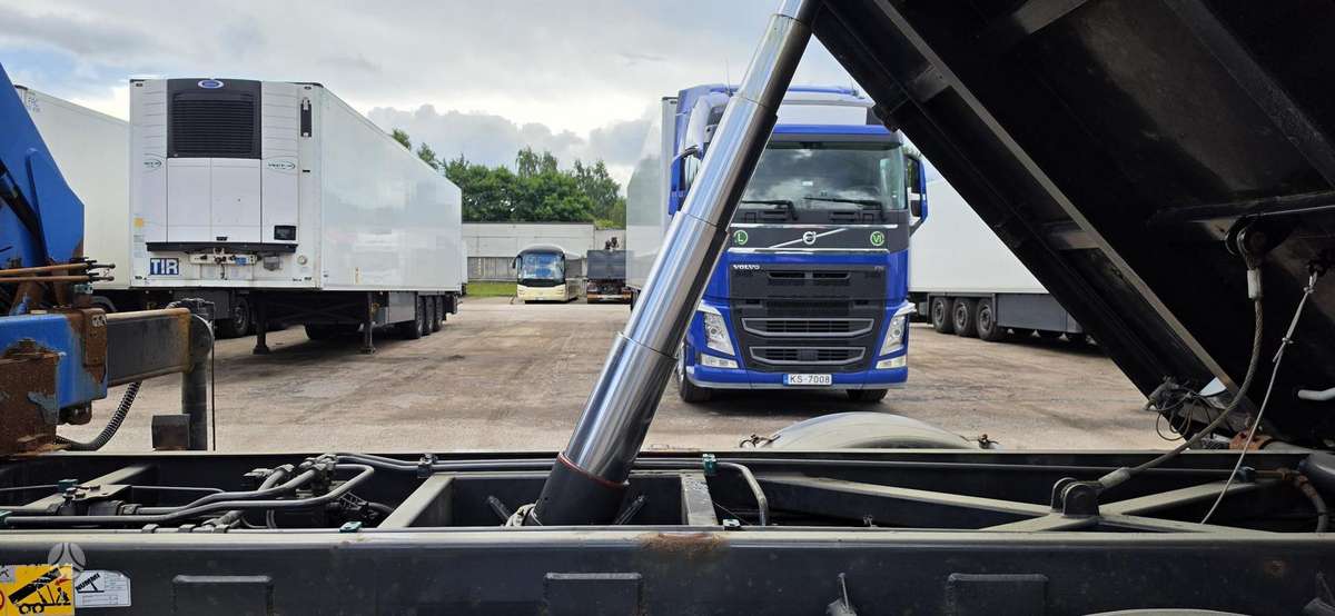 Volvo FL 250 HMF 683 K2, самосвалы с краном