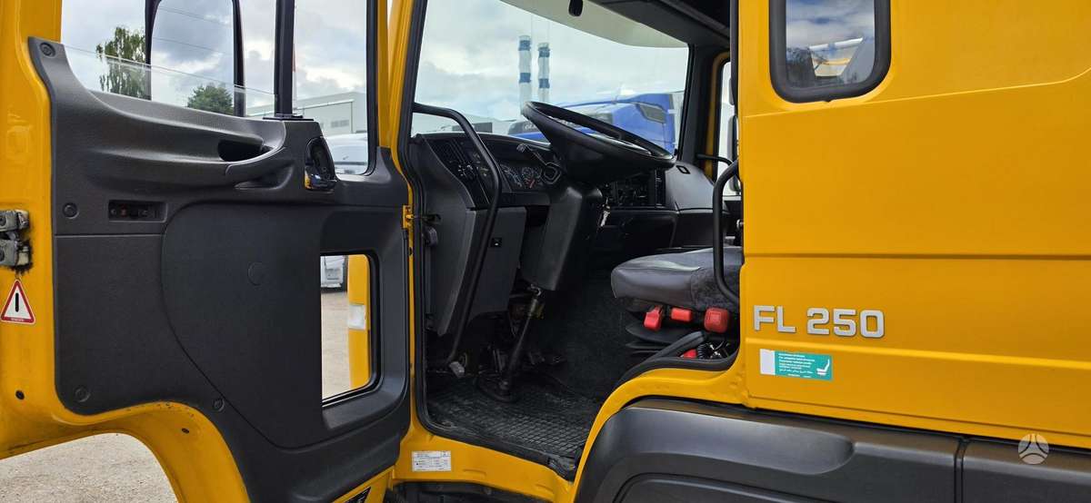 Volvo FL 250 HMF 683 K2, dumpers with crane