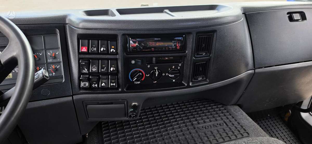 Volvo FL 250 HMF 683 K2, dumpers with crane