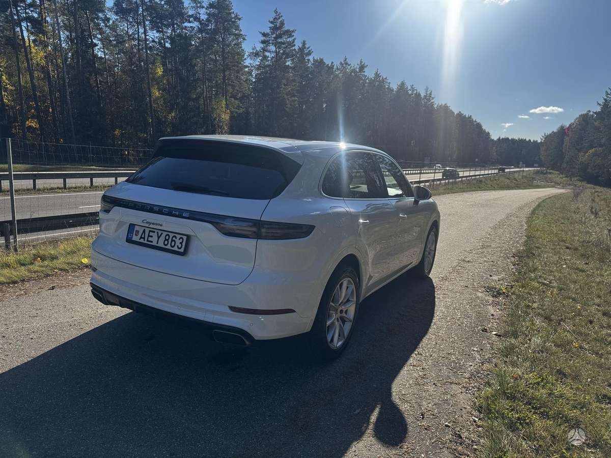 Porsche Cayenne - 8