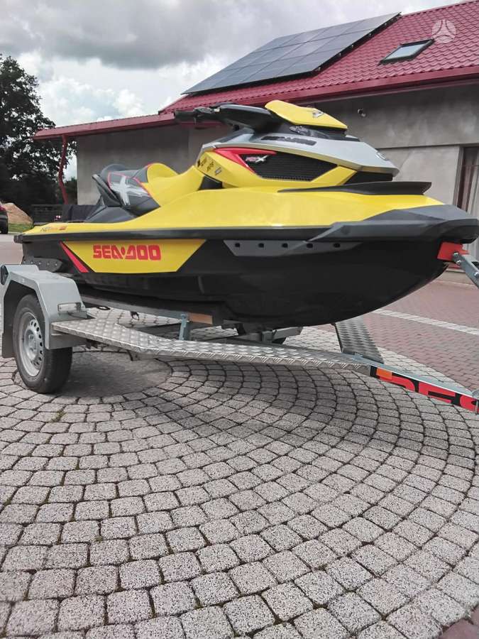 Sea-Doo SeaDoo RXT AS, jet skis