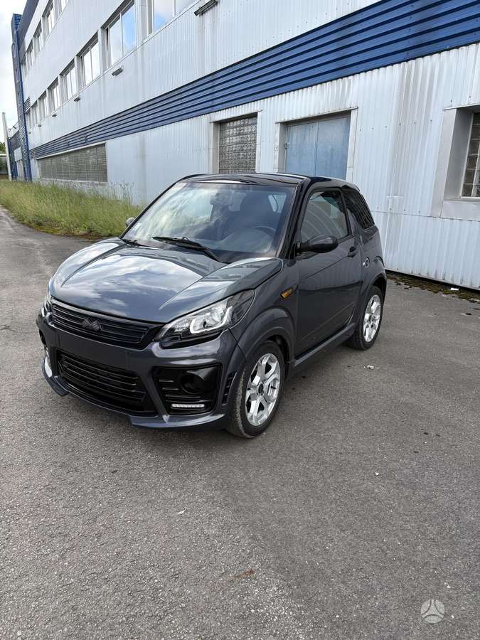 Ligier JS50, Хэтчбек