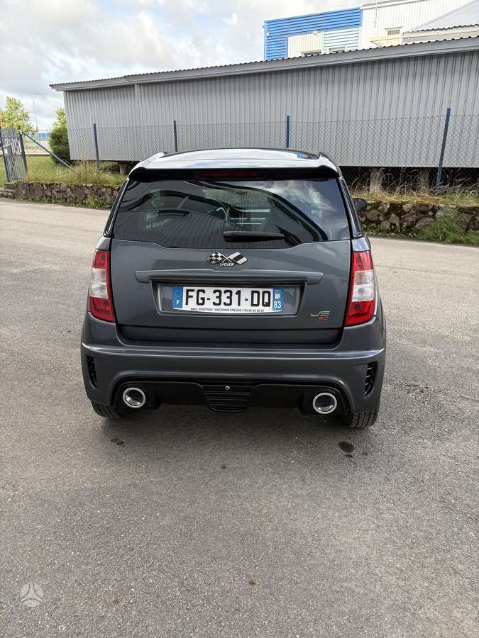 Ligier JS50, Хэтчбек