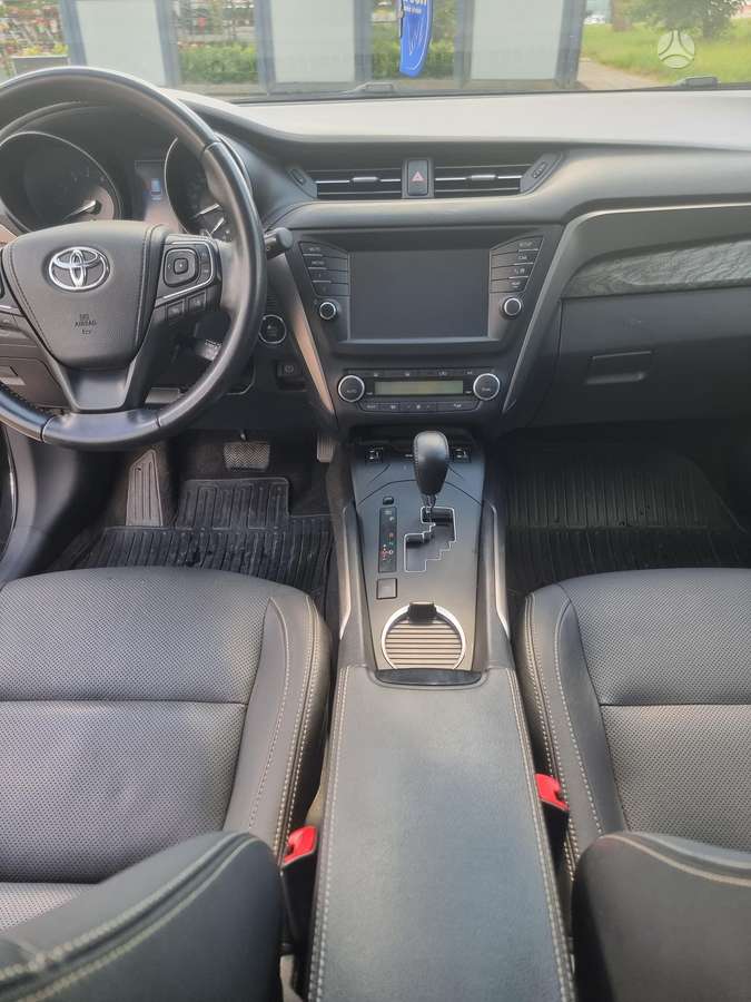 Toyota Avensis - 2