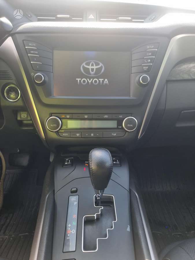 Toyota Avensis - 5