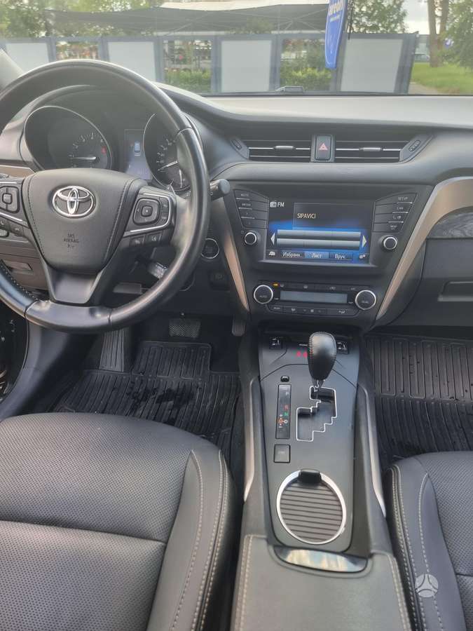 Toyota Avensis - 6