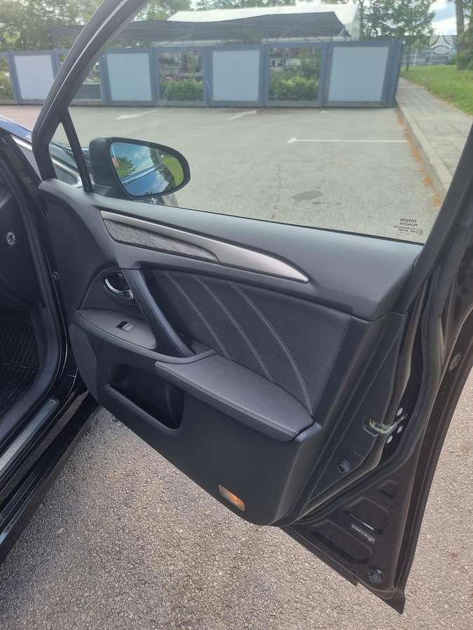 Toyota Avensis - 10