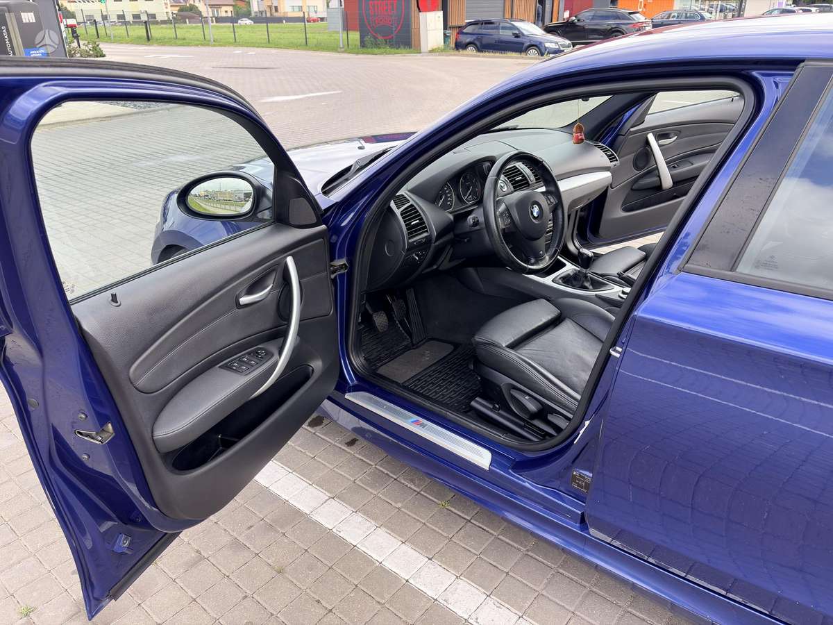 BMW 120, 2.0 l., hatchback