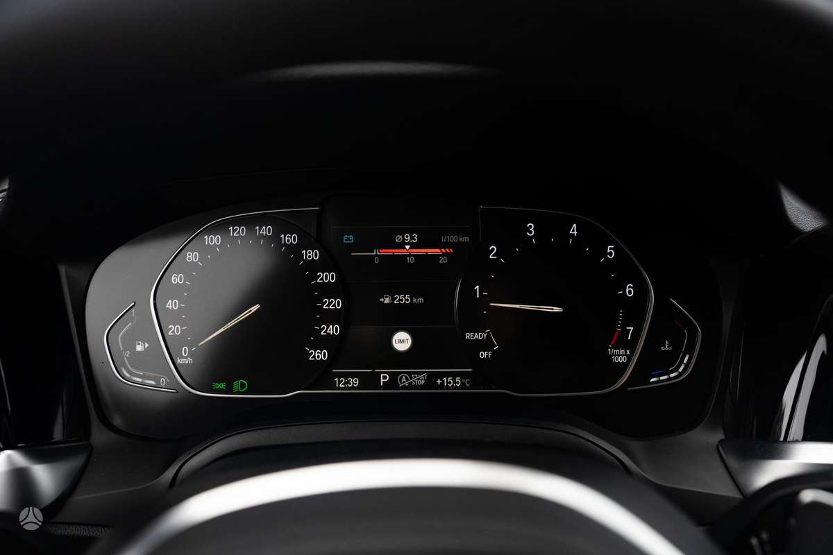 BMW 330, 2.0 l., Седан