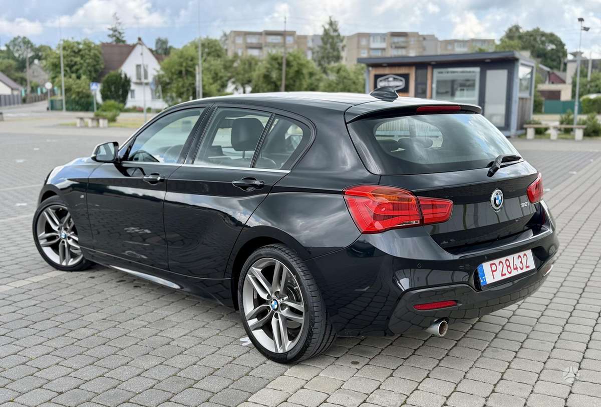 BMW 118, 1.5 l., hatchback