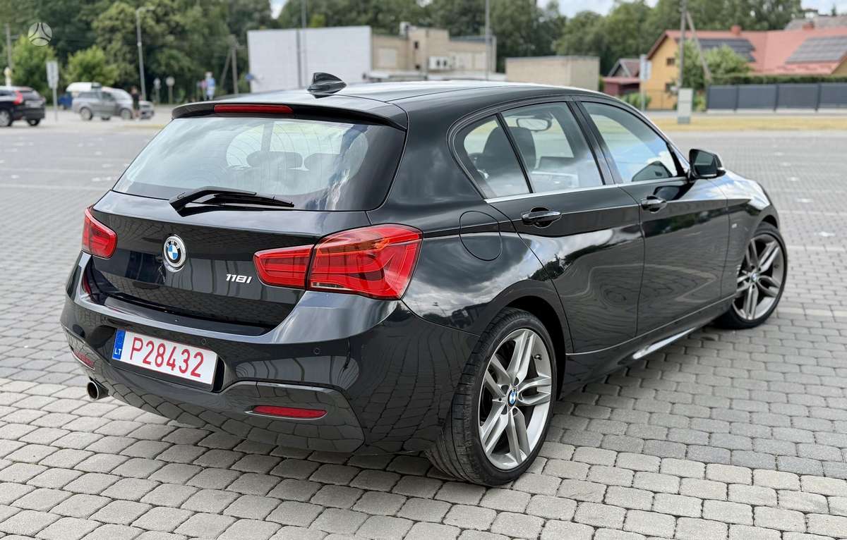 BMW 118, 1.5 l., hatchback