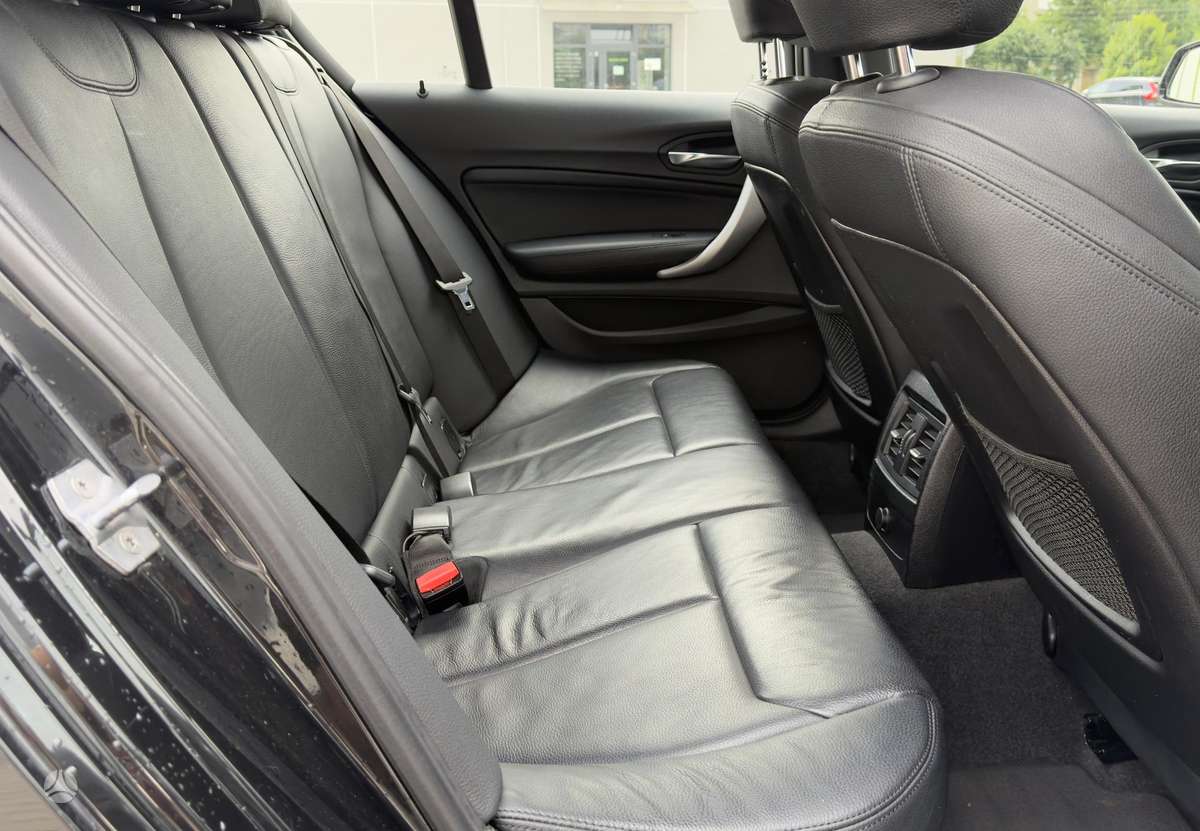 BMW 118, 1.5 l., hatchback
