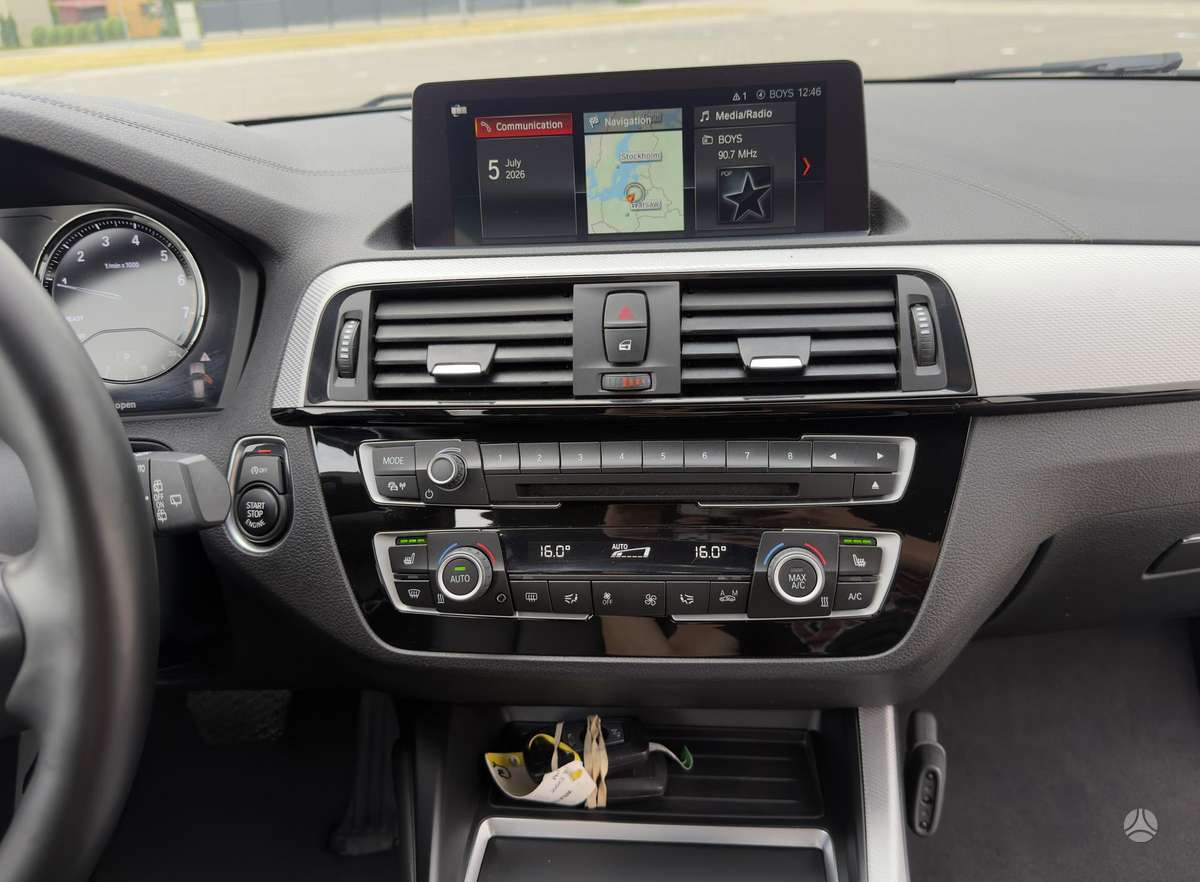 BMW 118, 1.5 l., hatchback