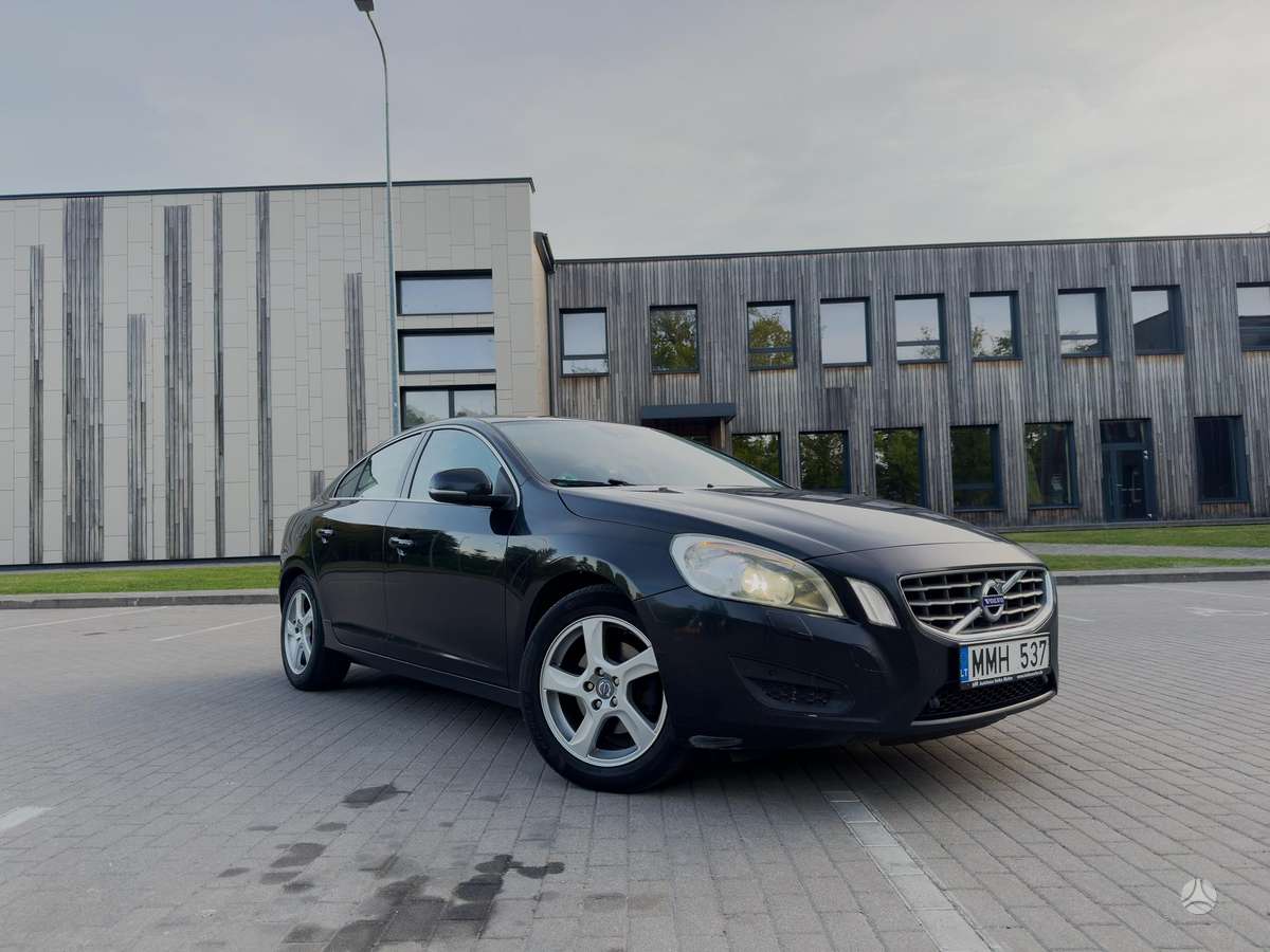 Volvo S60, 2.0 l., Седан