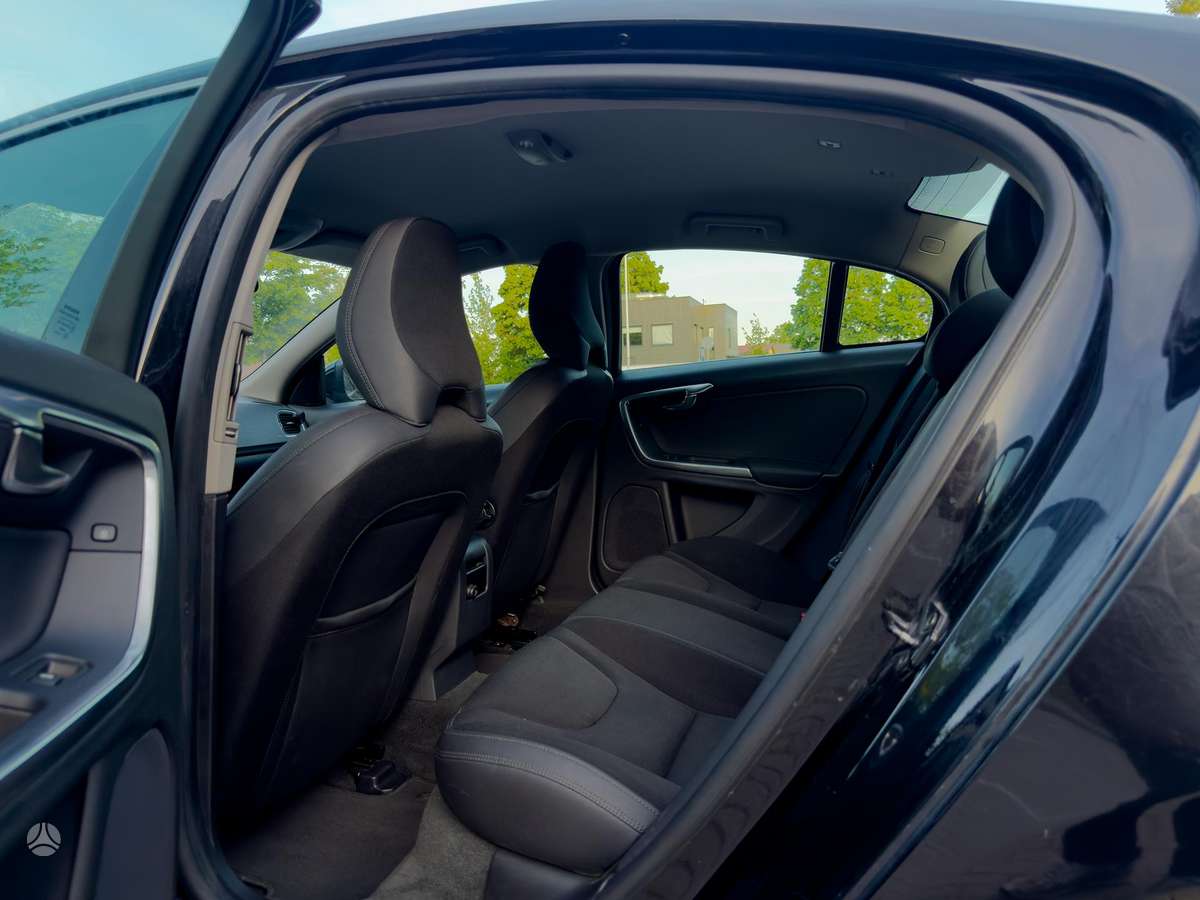 Volvo S60, 2.0 l., Седан