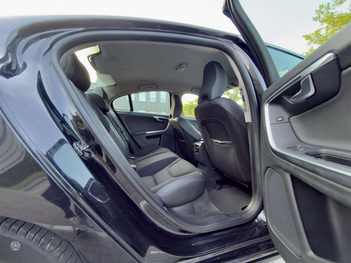 Volvo S60, 2.0 l., Седан