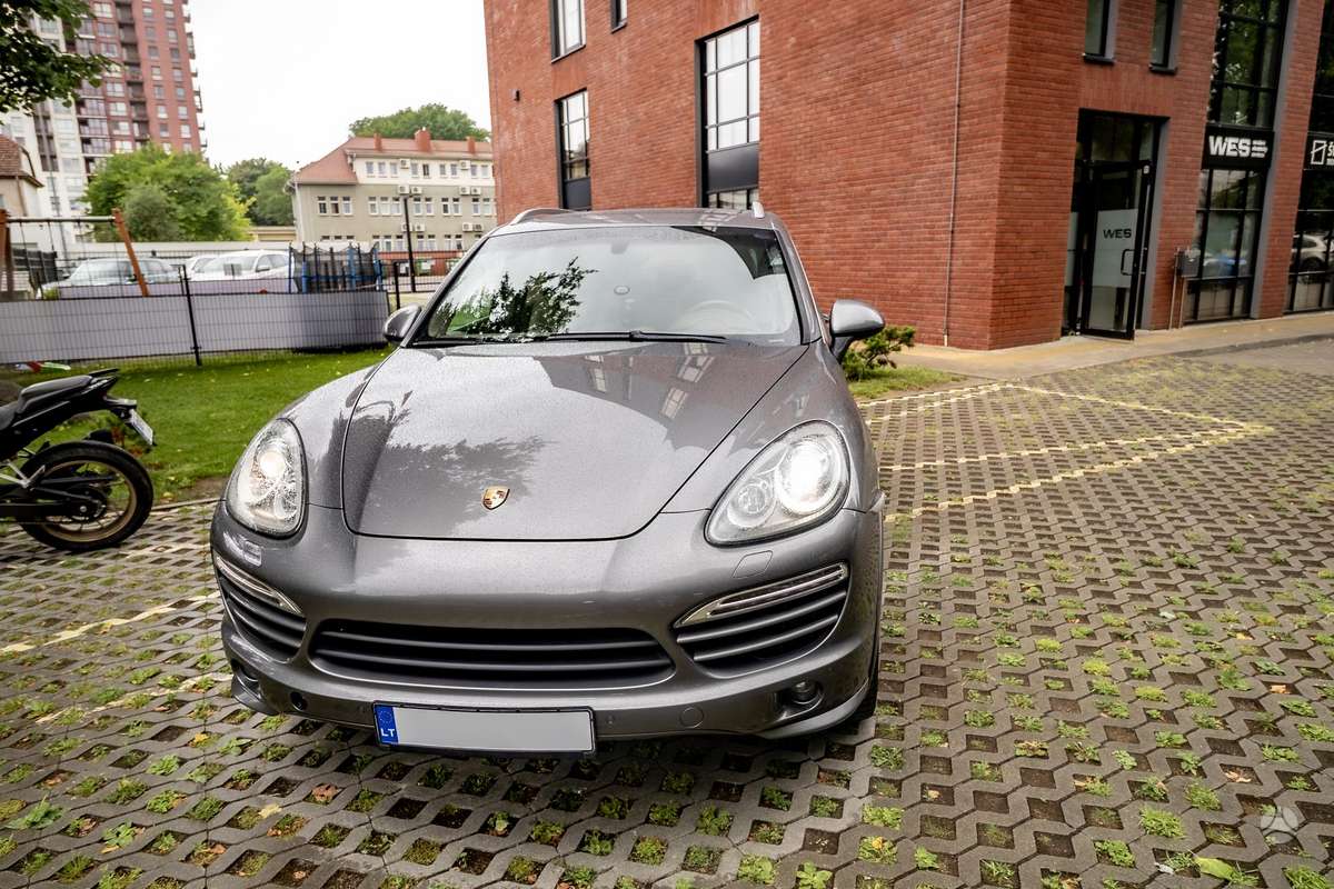 Porsche Cayenne - 11