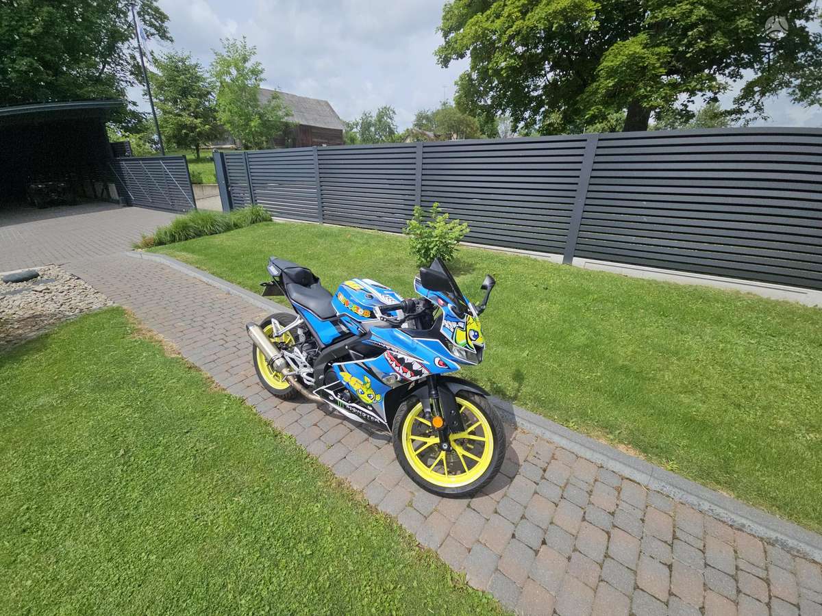 Yamaha YZF 124cc, superbikes