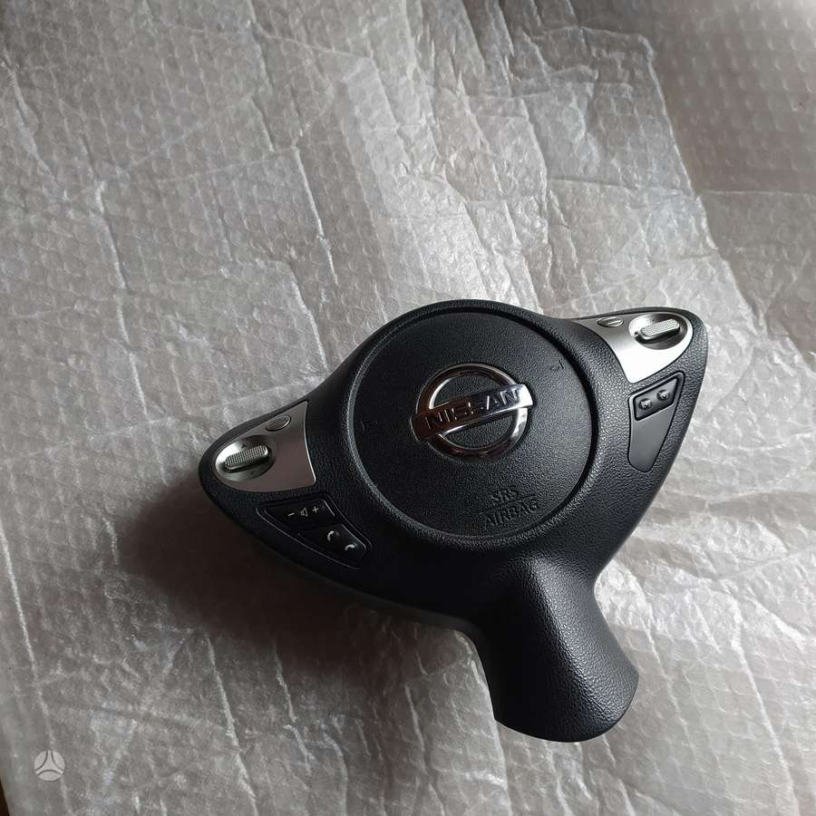Nissan Juke lights, front grill