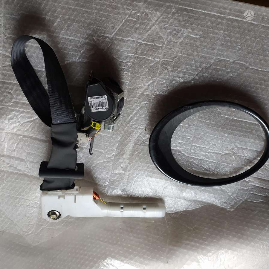 Nissan Juke lights, front grill