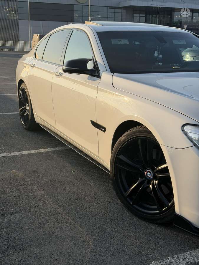 BMW 740, 3.0 l., Седан