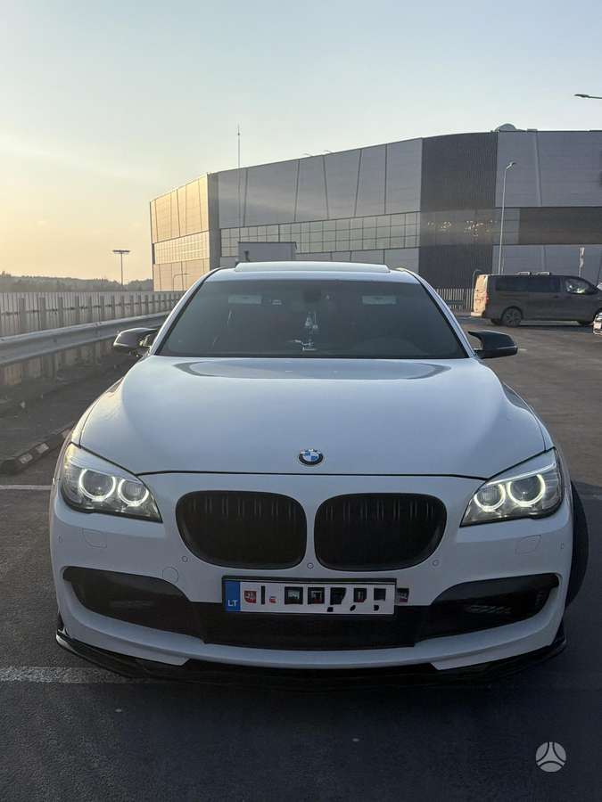 BMW 740, 3.0 l., Седан