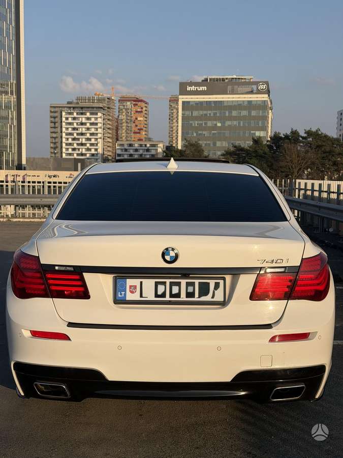 BMW 740, 3.0 l., Седан