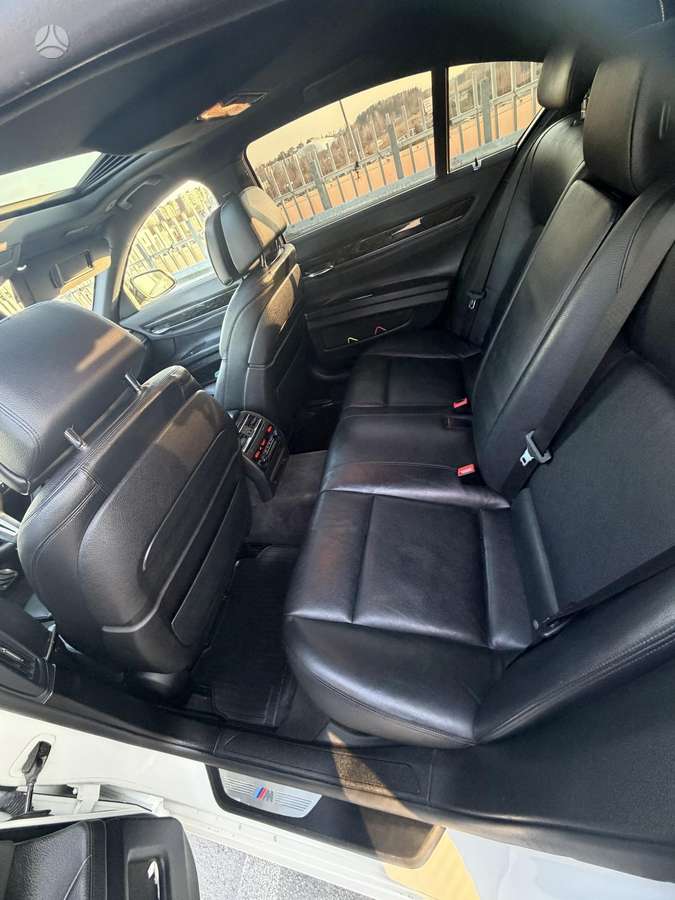 BMW 740, 3.0 l., Седан
