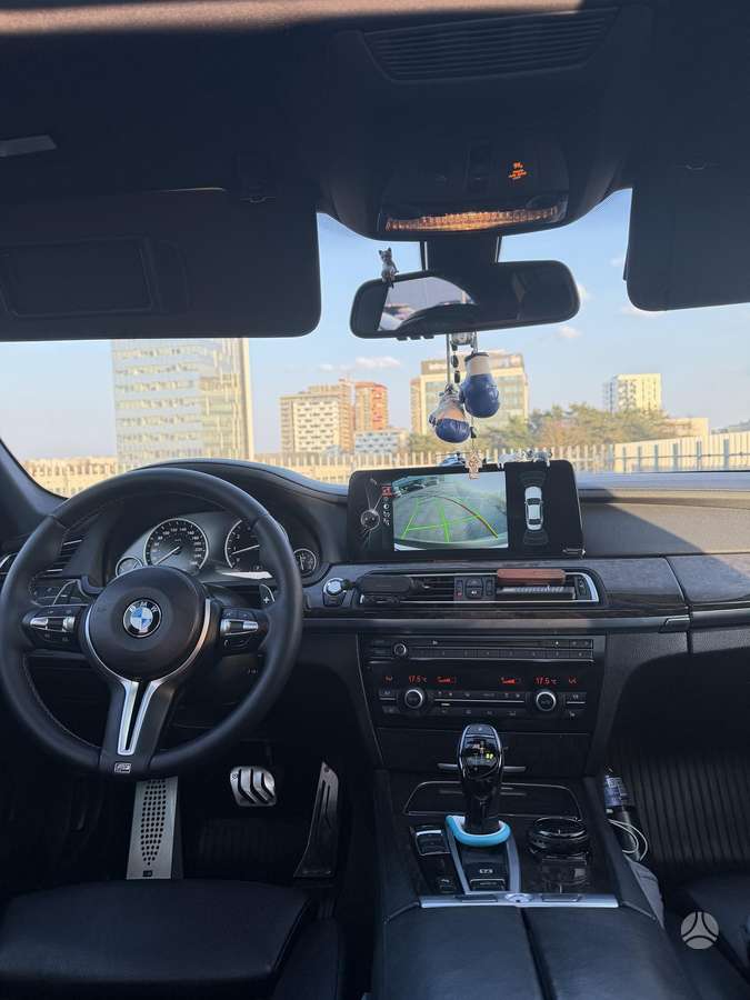 BMW 740, 3.0 l., Седан