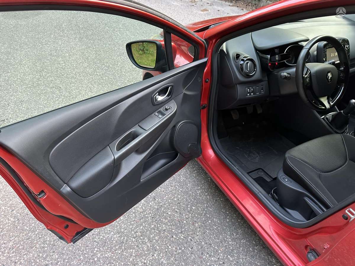 Renault Clio - 10