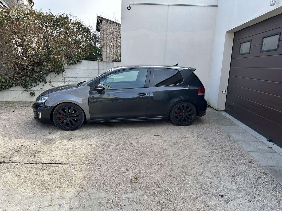 Volkswagen Golf - 4